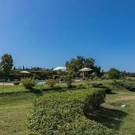 Villa Palazzaccio 26, Emma
