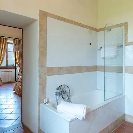 Villa Palazzaccio 26, Emma *