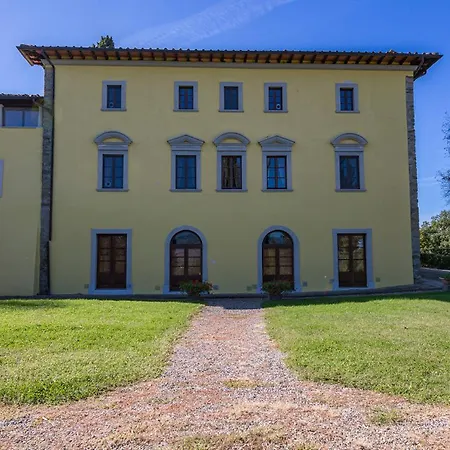 Villa Palazzaccio 26, Emma