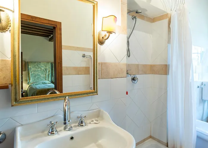 Palazzaccio 26, Emma Villa Arezzo